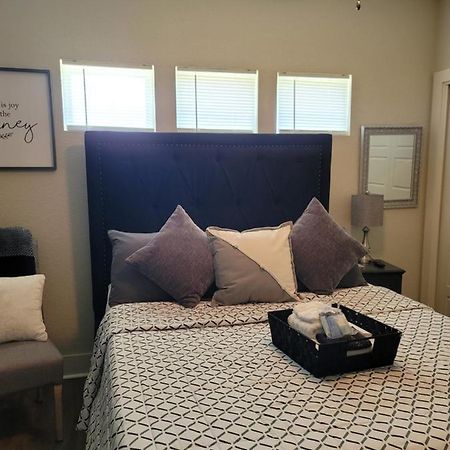 Spacious Townhouse Minutes From Downtown Sa. San Antonio Exterior photo